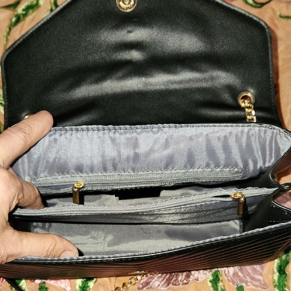 Yves Saint Laurent Black Chevron Shoulder Bag with Gold Logo - Picture 4 of 5